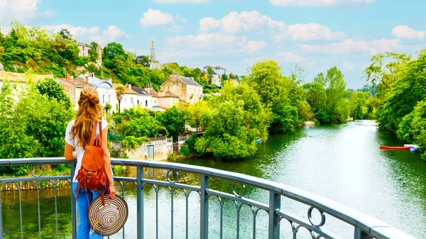 Mulher Desfrutando Vida Cidade Poitiers França — Fotografia de Stock