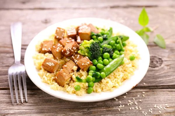 Plate Fried Tofu Bulgur Green Vegetables Vegan Lunch Dinner — Stock Photo, Image