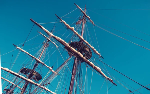 Fartygets Mast Blå Himmel — Stockfoto