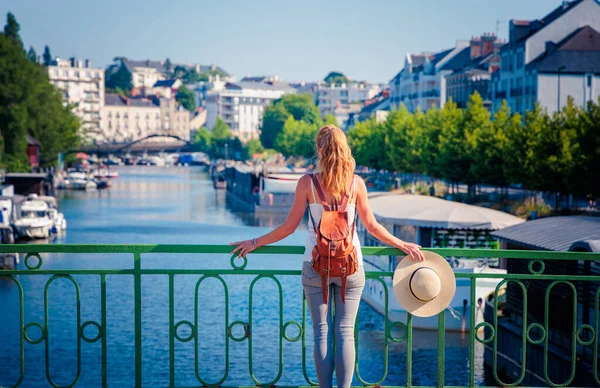 Frau Frankreich Unterwegs Der Fluss Erdre Nantes — Stockfoto