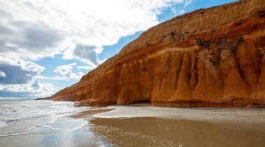 Deniz ve Kızıl Kayalık - İspanya