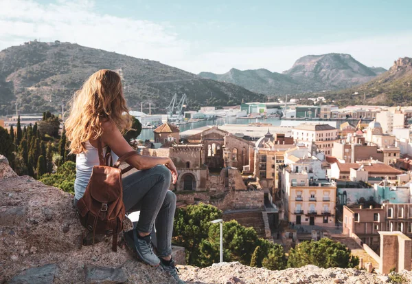 Женщина Турист Картахене Испании Римский Амфитеатр — стоковое фото