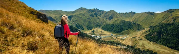 Auvergne Trekking Wandelende Vrouw Het Platteland Frankrijk Puy Sancy — Stockfoto