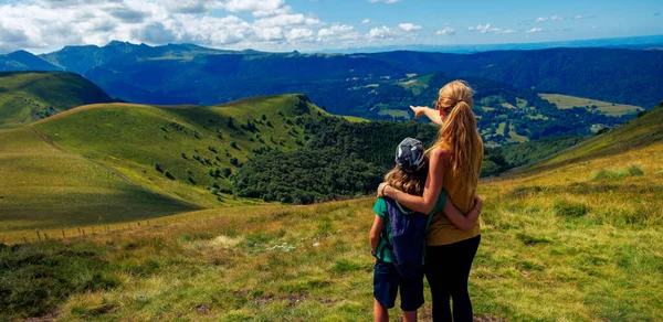 Mother Son Enjoying Mountain Panoramic View Massif Central Auvergne France — Stock Photo, Image