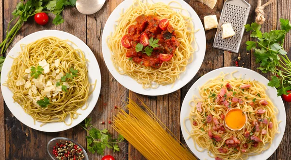 Spaghetti Differents Sorts Sauce Carbonara Bolognese Pesto Italian Food — Stock Photo, Image
