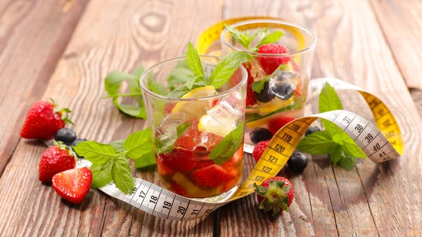 Suco Frutas Frescas Cubo Gelo — Fotografia de Stock
