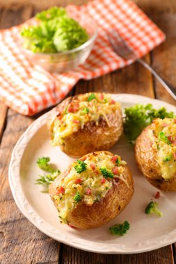 Sebzeli fırında patates