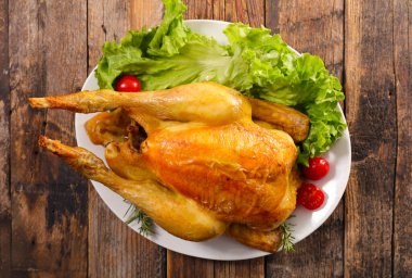 Fırında patates ve marullu kızarmış tavuk.