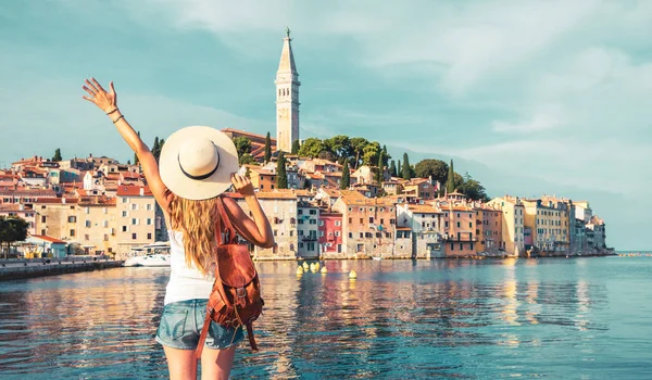 Glückliche Reisende Kroatien Stadt Rovinj Und Adria Istrien — Stockfoto