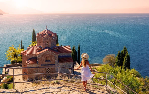 Young Female White Dress Hat Enjoying Panoramic View Famous Church — Stock Photo, Image