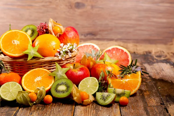 Different Citrus Fruit Wood Background — Stock Photo, Image