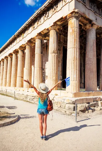 Temple Hephaestus Athens Greece Ancient Agora Woman Tourist Greek Flag — Stock Photo, Image