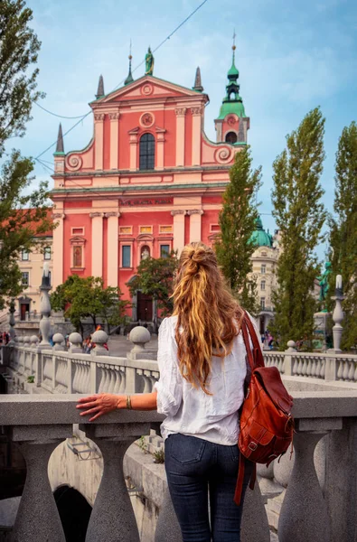 Bakifrån Kvinna Besöker Ljubljana Huvudstad Slovenien — Stockfoto
