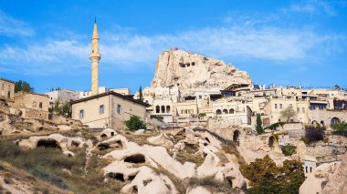 Türkiye 'nin Kapadokya kentindeki Uchisar kentinin manzara görüntüsü