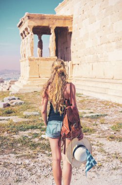 Yunanistan 'da seyahat eden kadın, Atina, Akropolis, seyahat, turizm, tatil.