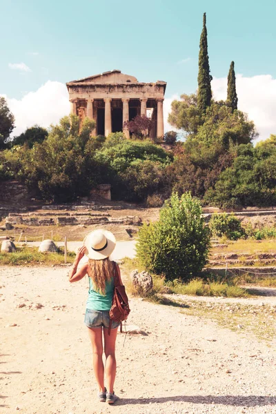 Touristin Athen Agora Tempel Griechenland — Stockfoto
