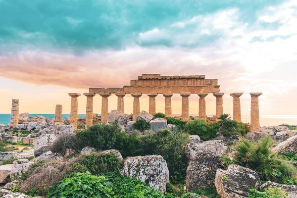 Grekiskt Tempel Selinunte Vid Solnedgången Sicilien Italien Stockbild