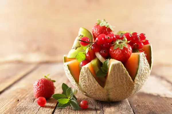 Verse Fruitsalade Meloenschaal Stockafbeelding
