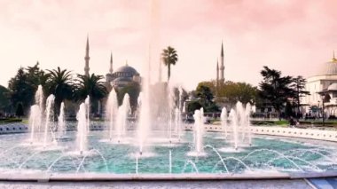 Günbatımında muhteşem mimarisi ve manzaralı çeşmesiyle güzel İstanbul şehir manzarası