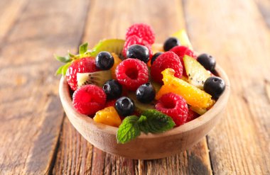 kase taze meyve salatası