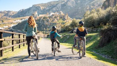 Aile Bisikleti Birlikte - Spor, Seyahat ve Aktif Yaşam Tarzı