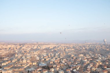 Kapadokya Vadisi, Türkiye 'de gün doğumunda uçan Sıcak Hava Balonları