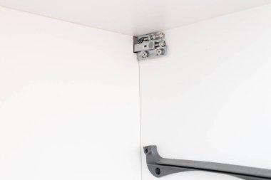 Mutfak çekmeceleri için ayarlanabilir bağlayıcılar..