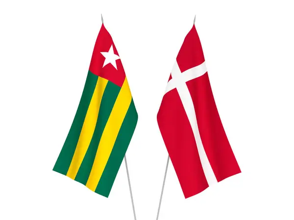 Nationalflaggen Der Republik Togo Und Dänemarks Isoliert Auf Weißem Hintergrund — Stockfoto