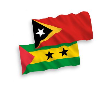 Beyaz arka planda Saint Thomas, Prince ve Doğu Timor 'un ulusal taşıyıcı kumaş bayrakları izole edildi. 1 'e 2 oranında.