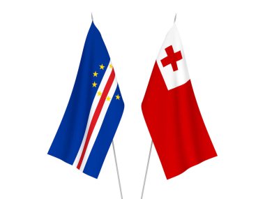 Tonga Krallığı ve Cabo Verde Cumhuriyeti bayrakları beyaz arka planda izole edilmiştir. 3d resimleme.