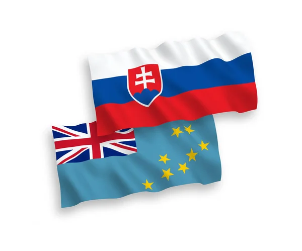 Drapeaux Nationaux Vectoriels Ondes Tissu Slovaquie Tuvalu Isolés Sur Fond — Image vectorielle