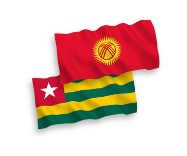 Beyaz arka planda, Togo Cumhuriyeti ve Kırgızistan 'ın ulusal taşıyıcı kumaş bayrakları izole edildi. 1 'e 2 oranında.