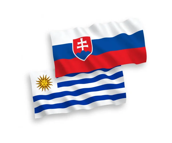Drapeaux Nationaux Vectoriels Des Vagues Tissu Slovaquie République Orientale Uruguay — Image vectorielle