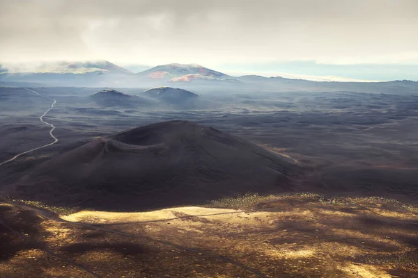 Cráteres Volcanes Campos Lava Negra Cerca Del Volcán Tolbachik Península —  Fotos de Stock