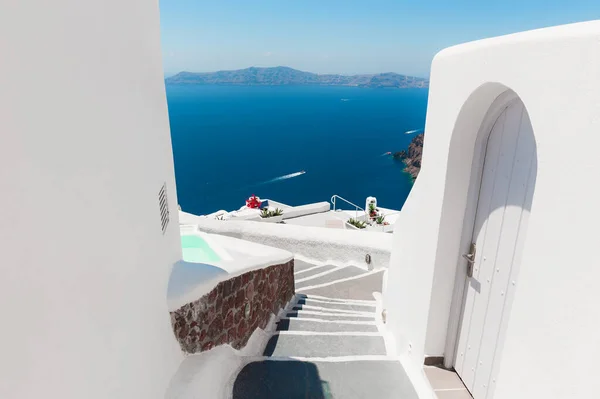 Vit Arkitektur Santorini Grekland Sommarlandskap Havsutsikt Begreppet Resmål — Stockfoto