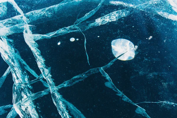 Gelo Azul Transparente Com Rachaduras Bolhas Lago Inverno Baikal Rússia — Fotografia de Stock