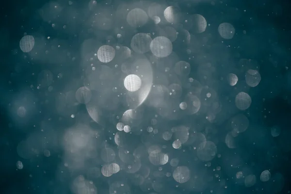 Niewyraźne Płatki Śniegu Świcie Biały Świecący Bokeh Abstrakcyjne Tło — Zdjęcie stockowe
