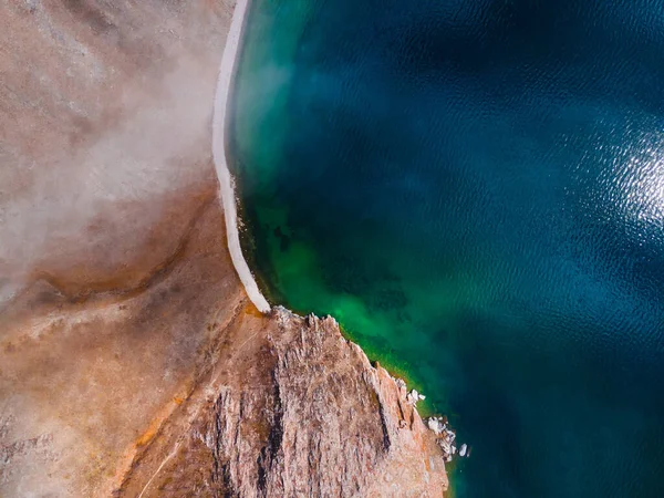 Красивый Берег Чистая Голубая Вода Озера Байкал Вид Воздуха Байкальское — стоковое фото