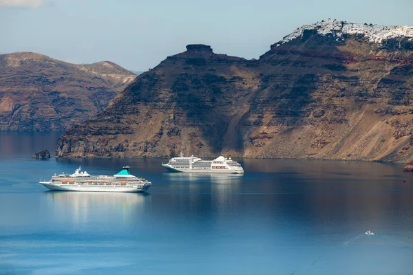 Santorini Island Greece Big Cruise Ships Coast Blue Sea Blue — Stock Photo, Image