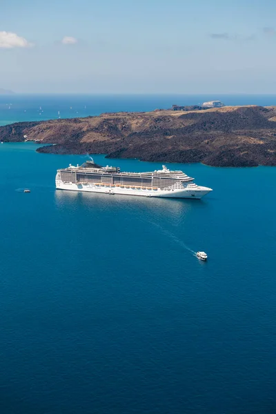 Isola Santorini Grecia Nave Crociera Vicino Alla Costa Mare Blu — Foto Stock