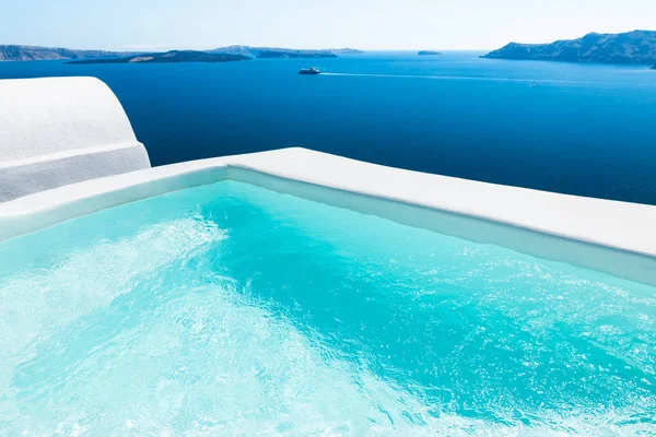 Wyspa Santorini Grecja Luksusowy Basen Widokiem Morze Koncepcja Podróży Wakacji — Zdjęcie stockowe