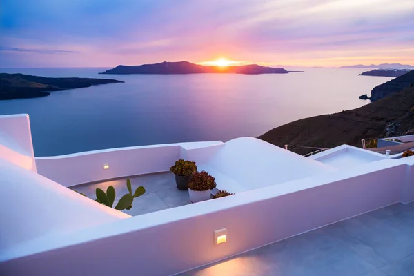 Luces Nocturnas Atardecer Santorini Grecia Arquitectura Blanca Con Vistas Mar — Foto de Stock