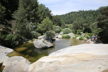 Tormes Nehri 'ndeki Las Chorreras Hoyos del Espino, Avila, İspanya