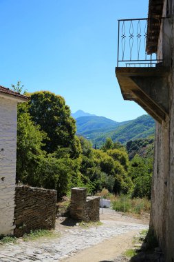 Karyes Athonite manastırı topluluğunun Athos Dağı 'nda bir yerleşim yeridir..