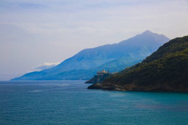 Stavronikita Manastırı, arka planda Athos Dağı, Yunanistan