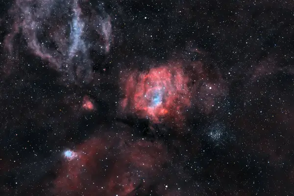 Cassiopeia Takımyıldızındaki Hidrojen Bulutlarının Astronomik Görüntüsü Amatör Teleskopla Çekilmiş Astronomi Telifsiz Stok Imajlar