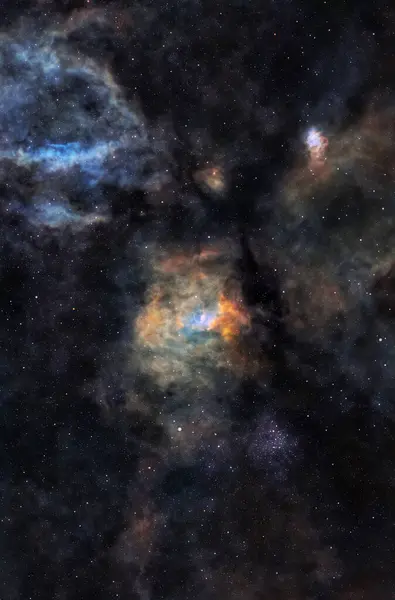 Astronomische Aufnahme Von Nebeln Und Sternen Sternbild Kassiopeia Aufgenommen Mit Stockbild