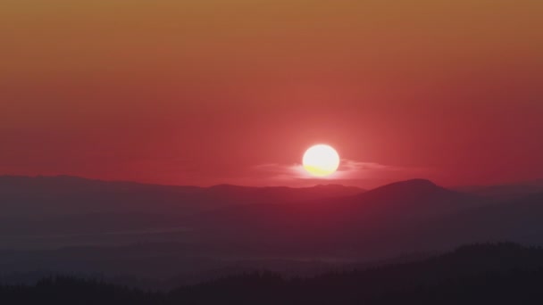 カルパチア山脈の夕日 — ストック動画
