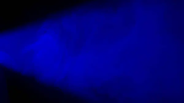 Mavi ışık ve duman demeti