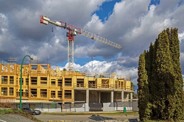 Construction Wooden Apartment Building Construction Crane Background Cloudy Sky Coquitlam — Stock Photo, Image